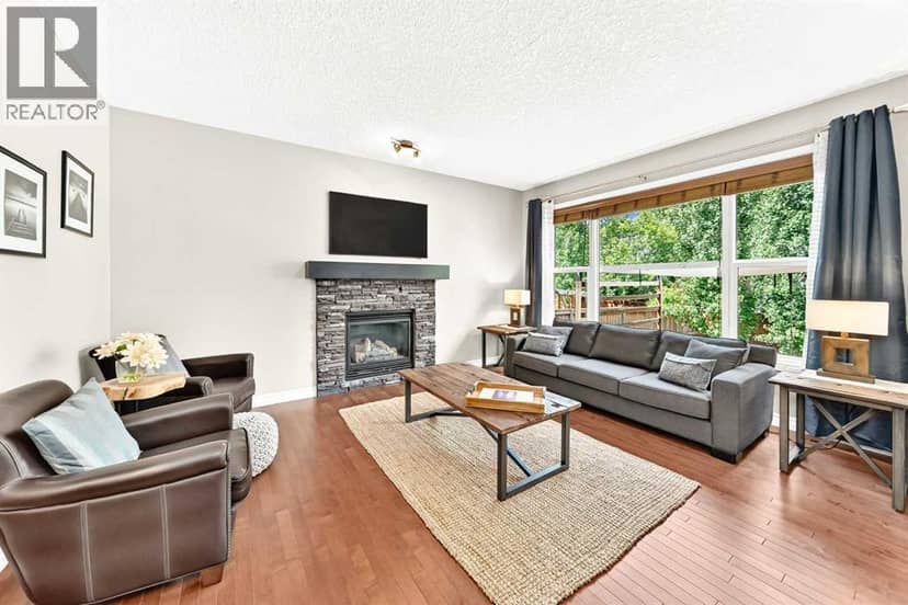 141 Riviera Crescent — photo 21 of 40