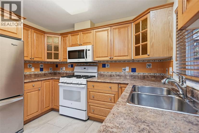 16 850 Arbutus St — photo 15 of 40