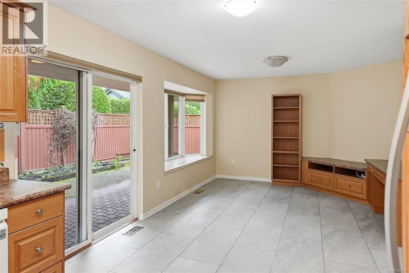 16 850 Arbutus St — photo 17 of 40