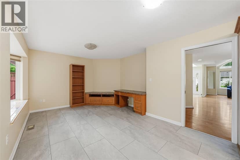 16 850 Arbutus St — photo 19 of 40
