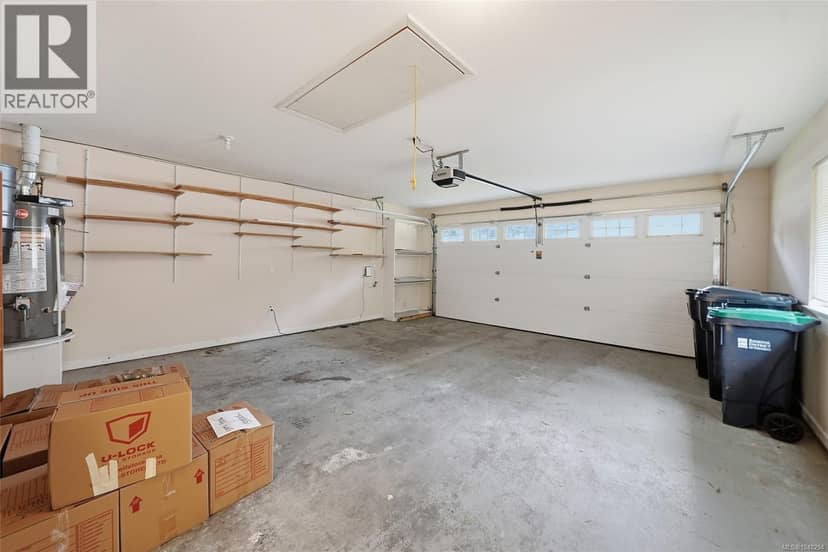 16 850 Arbutus St — photo 33 of 40