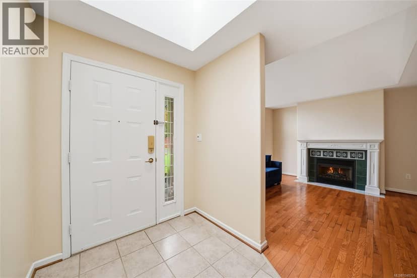 16 850 Arbutus St, Qualicum Beach, photo 5