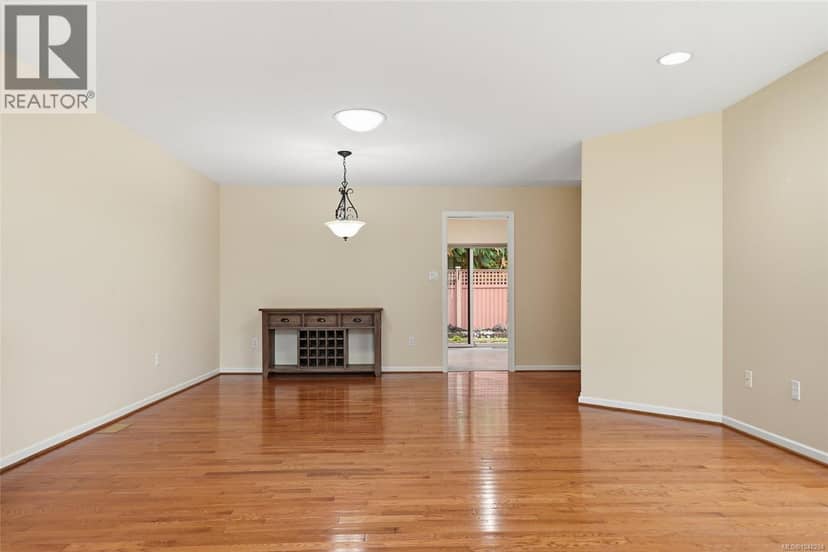 16 850 Arbutus St — photo 9 of 40