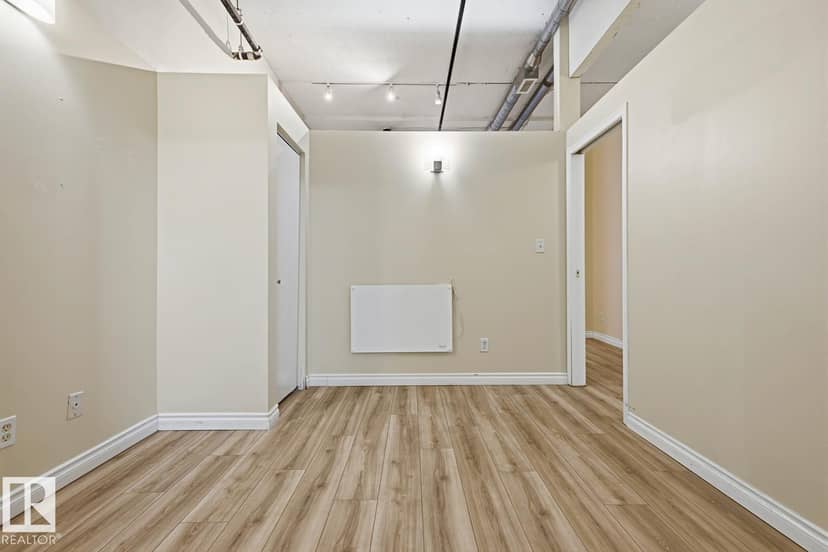 #204 10024 Jasper AV NW — photo 13 of 29