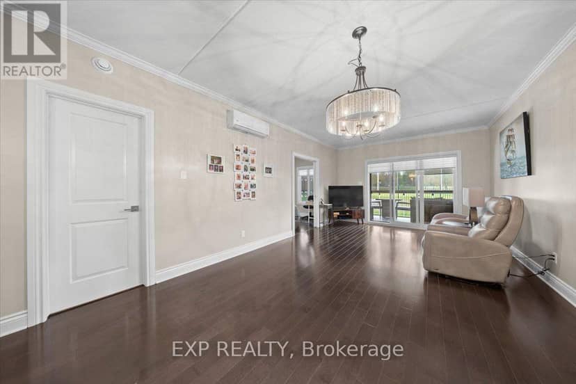 113 - 290 Masters Lane — photo 13 of 33