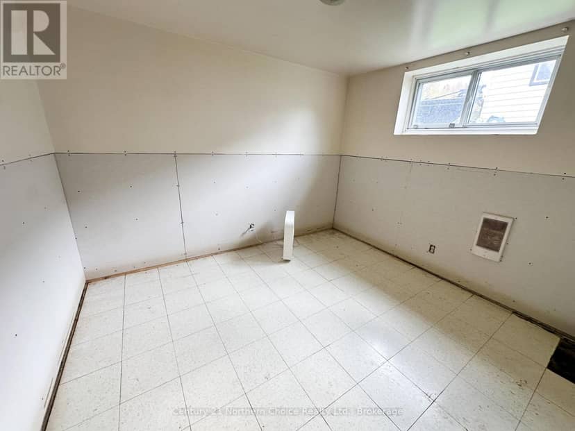 46/48 Birch Drive — photo 17 of 19