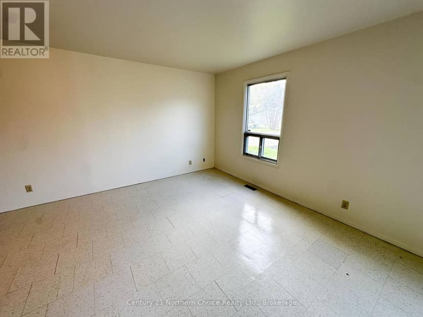 46/48 Birch Drive — photo 9 of 19