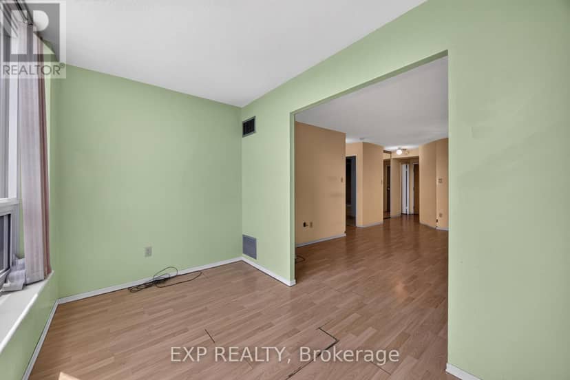 716 - 326 Major Mackenzie Drive E — photo 13 of 37