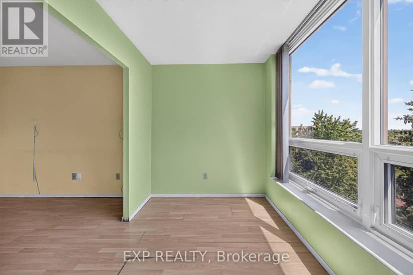716 - 326 Major Mackenzie Drive E — photo 14 of 37