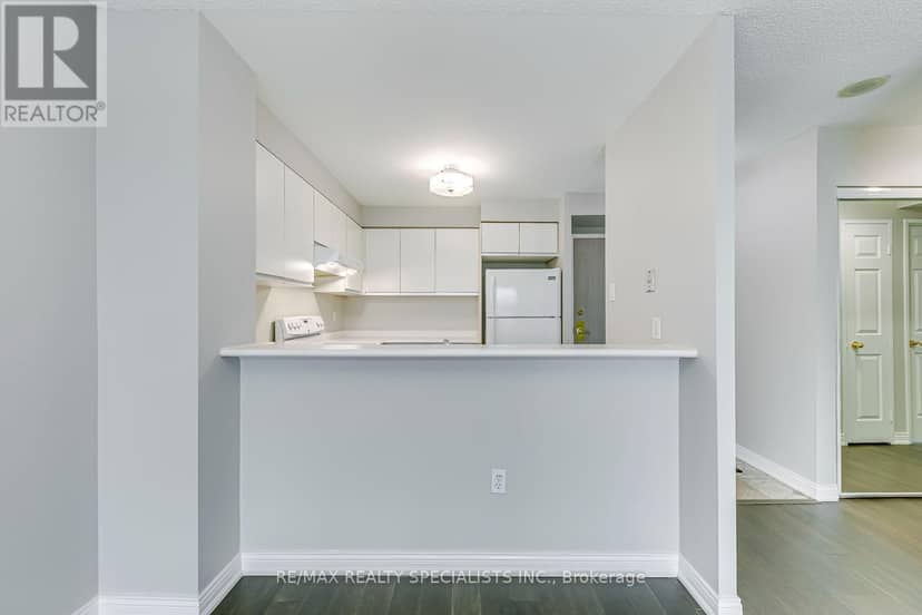 1605 - 2177 Burnhamthorpe Road W — photo 14 of 40