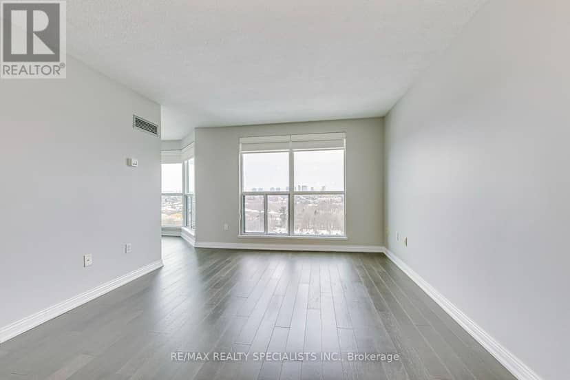 1605 - 2177 Burnhamthorpe Road W — photo 18 of 40