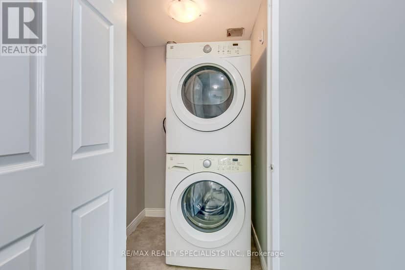 1605 - 2177 Burnhamthorpe Road W — photo 37 of 40