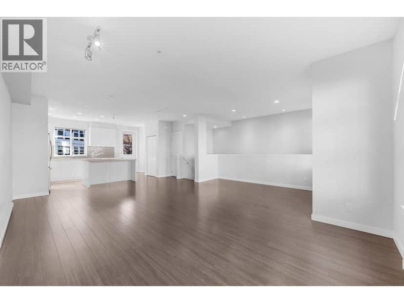 65 39548 LOGGERS LANE, Squamish, photo 3