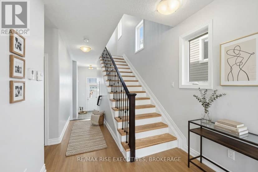 567 Beth Crescent — photo 8 of 40