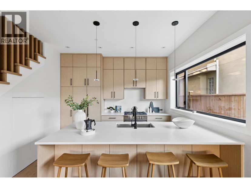 3 2017 E 23RD AVENUE, Vancouver, photo 2