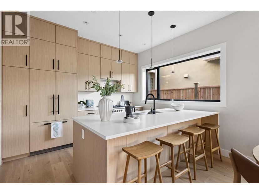 3 2017 E 23RD AVENUE, Vancouver