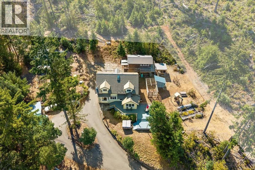 1040 Koen Rd, Qualicum Beach