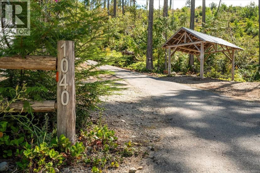 1040 Koen Rd, Qualicum Beach, photo 3