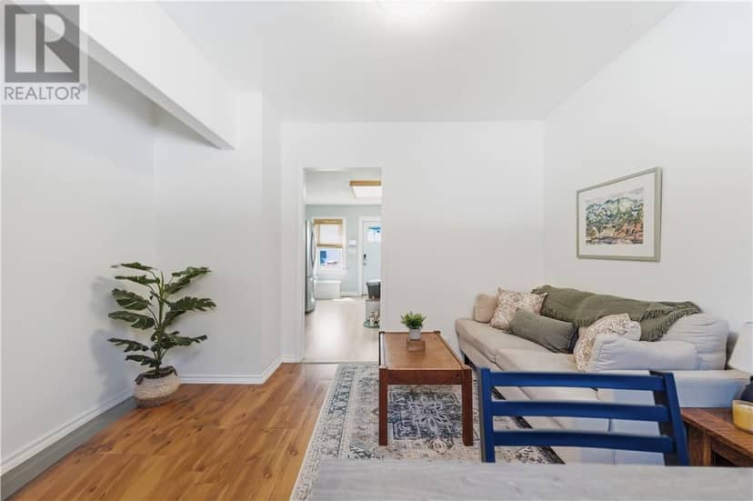 216 Bond Street — photo 34 of 40