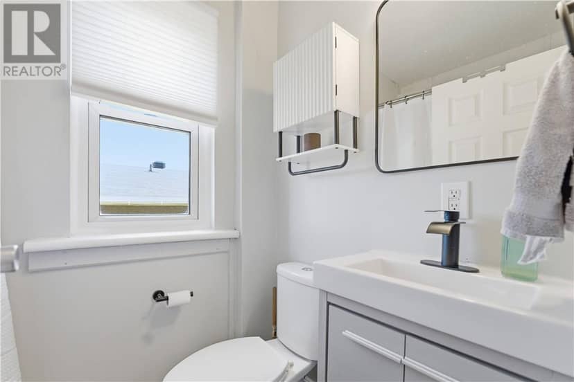 216 Bond Street — photo 35 of 40