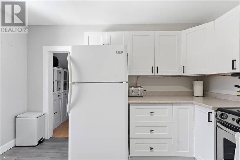 216 Bond Street — photo 11 of 40