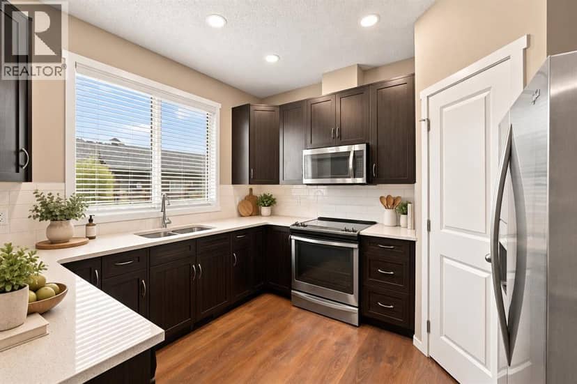 146 Livingston Avenue NE — photo 13 of 40
