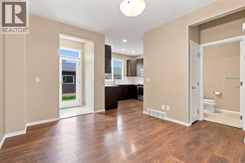 146 Livingston Avenue NE — photo 10 of 40