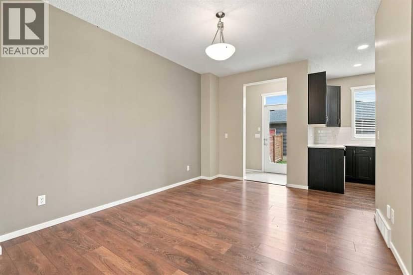 146 Livingston Avenue NE — photo 9 of 40
