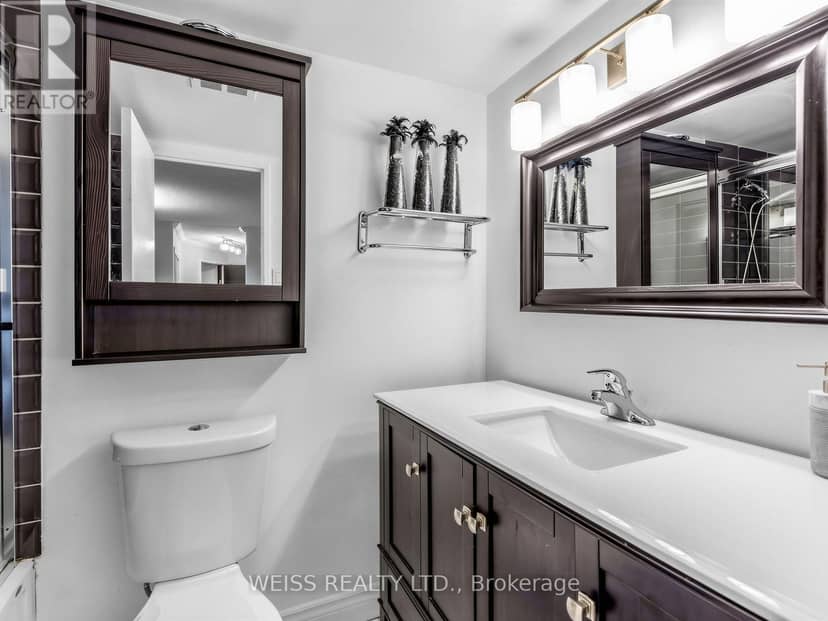 202 - 150 Neptune Drive — photo 16 of 33