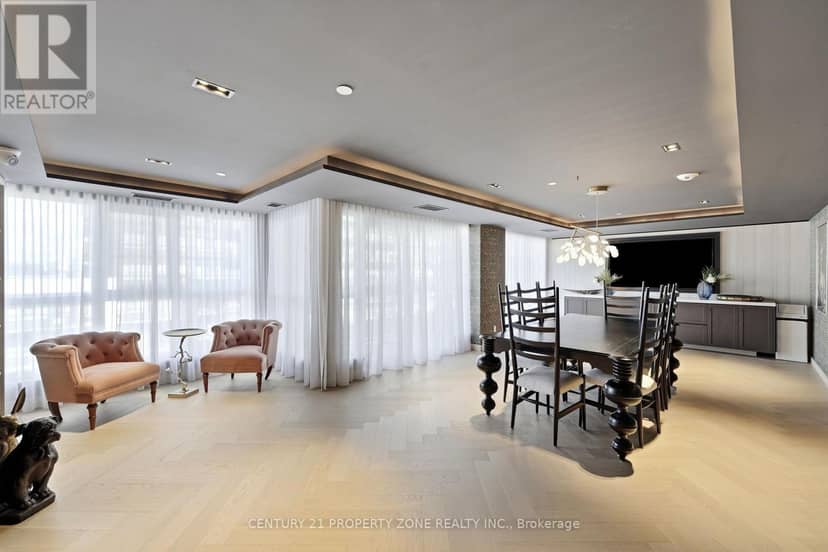 719 - 405 Dundas Street W, Oakville, photo 3