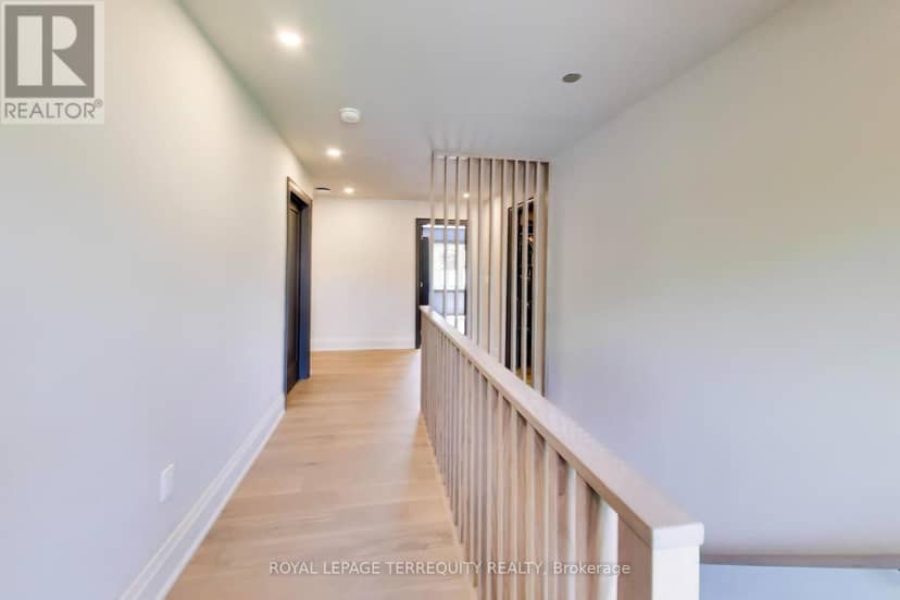 1621 Skyline Drive — photo 21 of 40