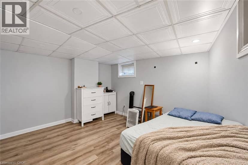 27 HOLLYWOOD Street S, Hamilton, photo 7