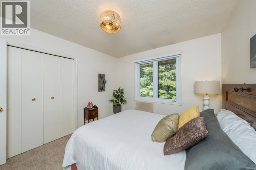 1736 Smith LANE — photo 17 of 40