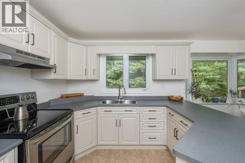 1736 Smith LANE — photo 11 of 40