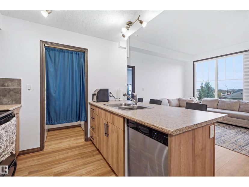 #405 105 ambleside dr SW — photo 11 of 30