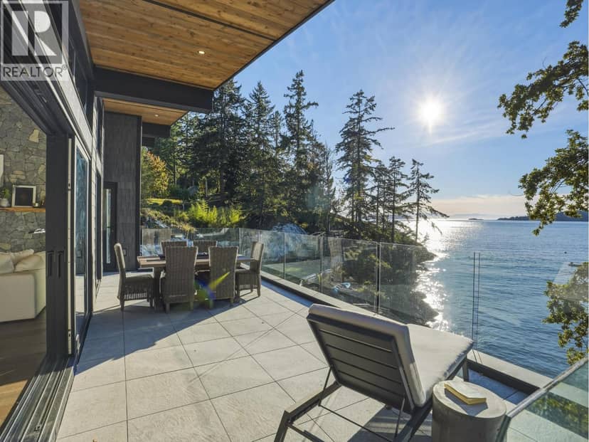 1724 BOWEN BAY ROAD, Bowen Island
