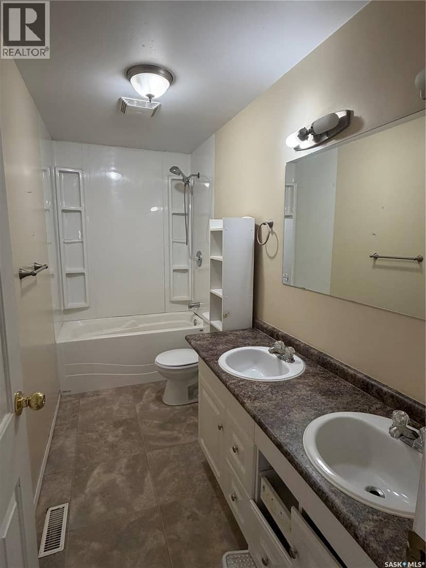 7 Dunfield CRESCENT — photo 12 of 22