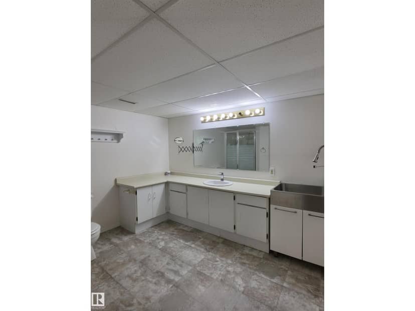 4440 32 ST NW — photo 37 of 40