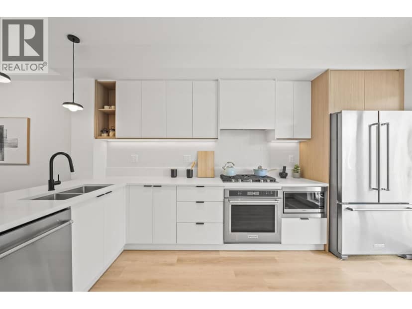 10 388 DUNCAN STREET, New Westminster, photo 2