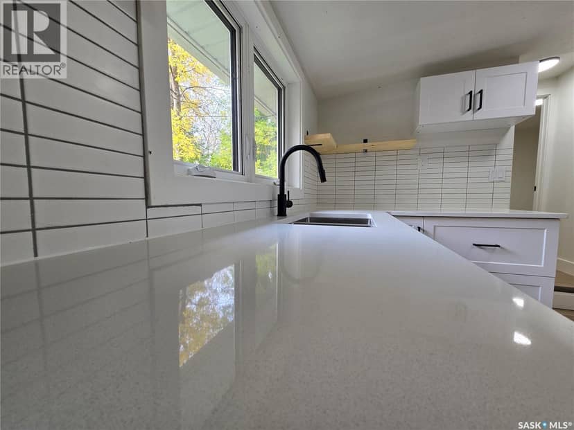 330 3rd Avenue SE, Weyburn, photo 5
