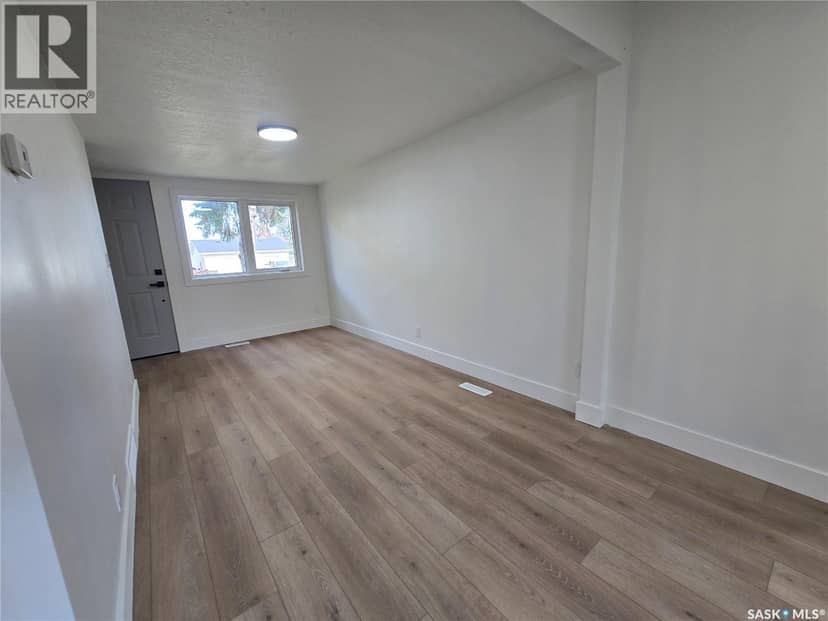 330 3rd Avenue SE, Weyburn, photo 6