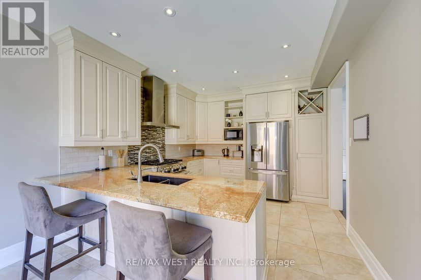 213 Eight Avenue — photo 12 of 40