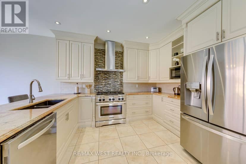 213 Eight Avenue — photo 13 of 40