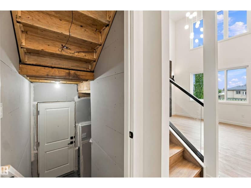 3833 52 ST — photo 16 of 40