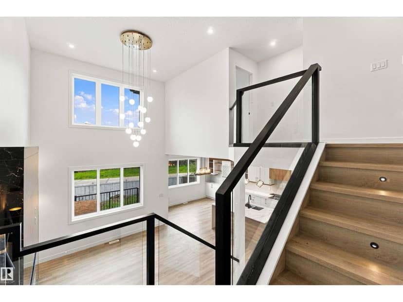 3833 52 ST — photo 33 of 40
