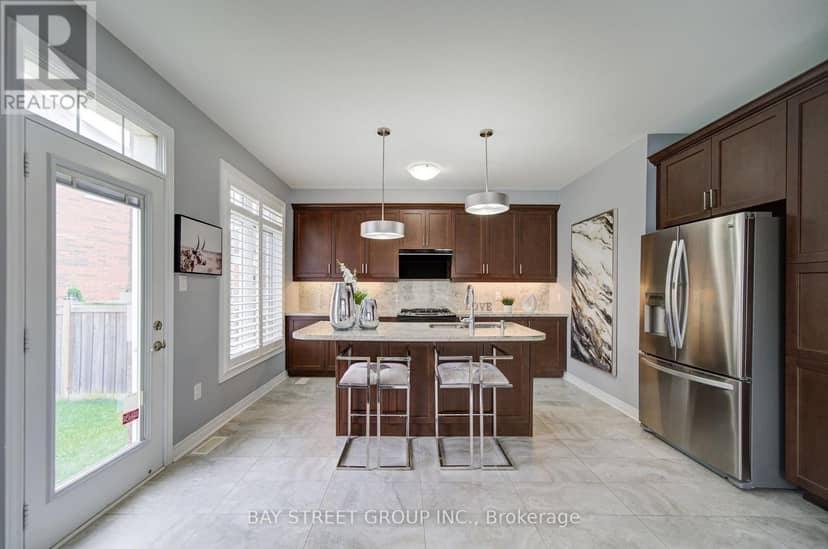 382 Begonia Gardens — photo 11 of 26