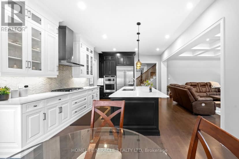 147 Ambrous Crescent — photo 12 of 40