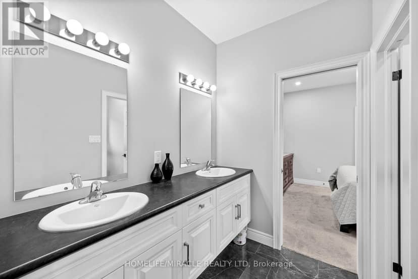 147 Ambrous Crescent — photo 26 of 40