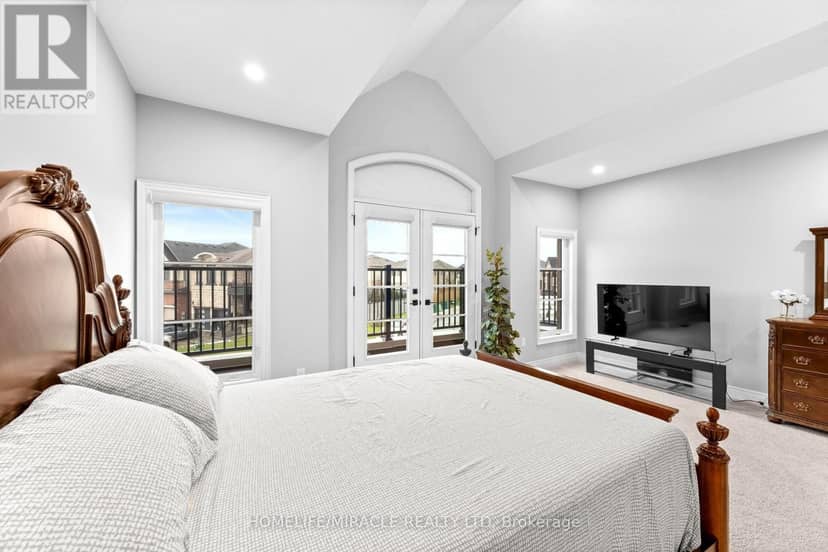 147 Ambrous Crescent — photo 36 of 40