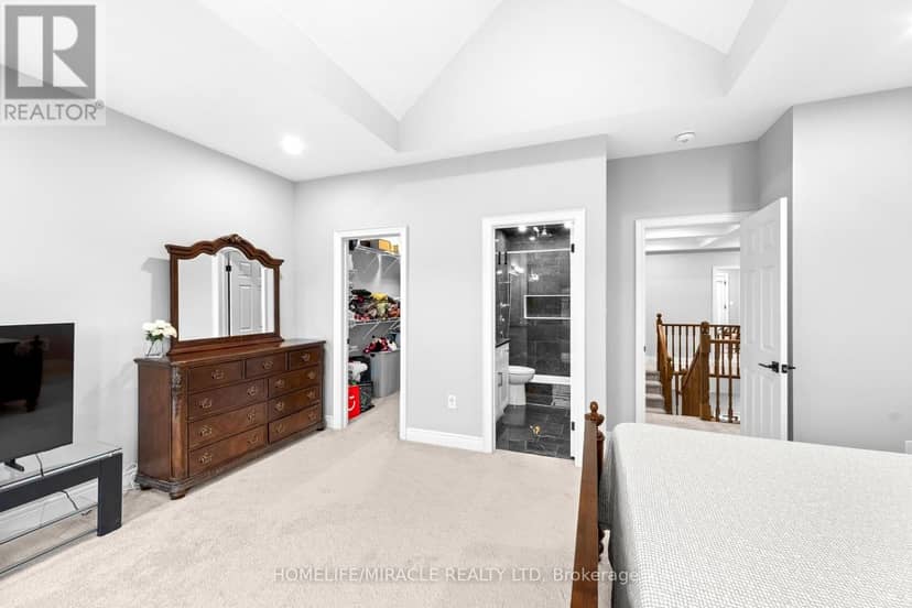 147 Ambrous Crescent — photo 37 of 40